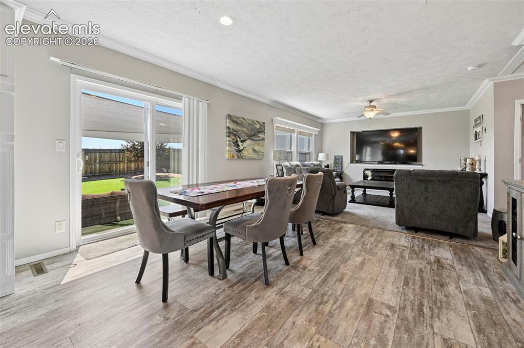 Image 9 of 49: Dining Area