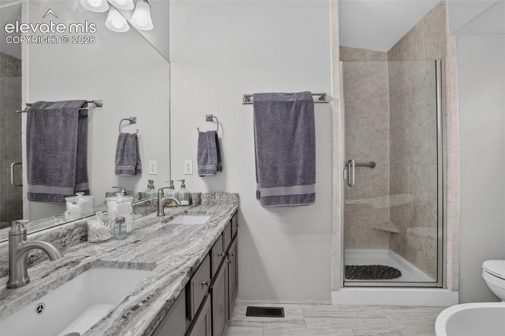 Image 15 of 45: Bathroom