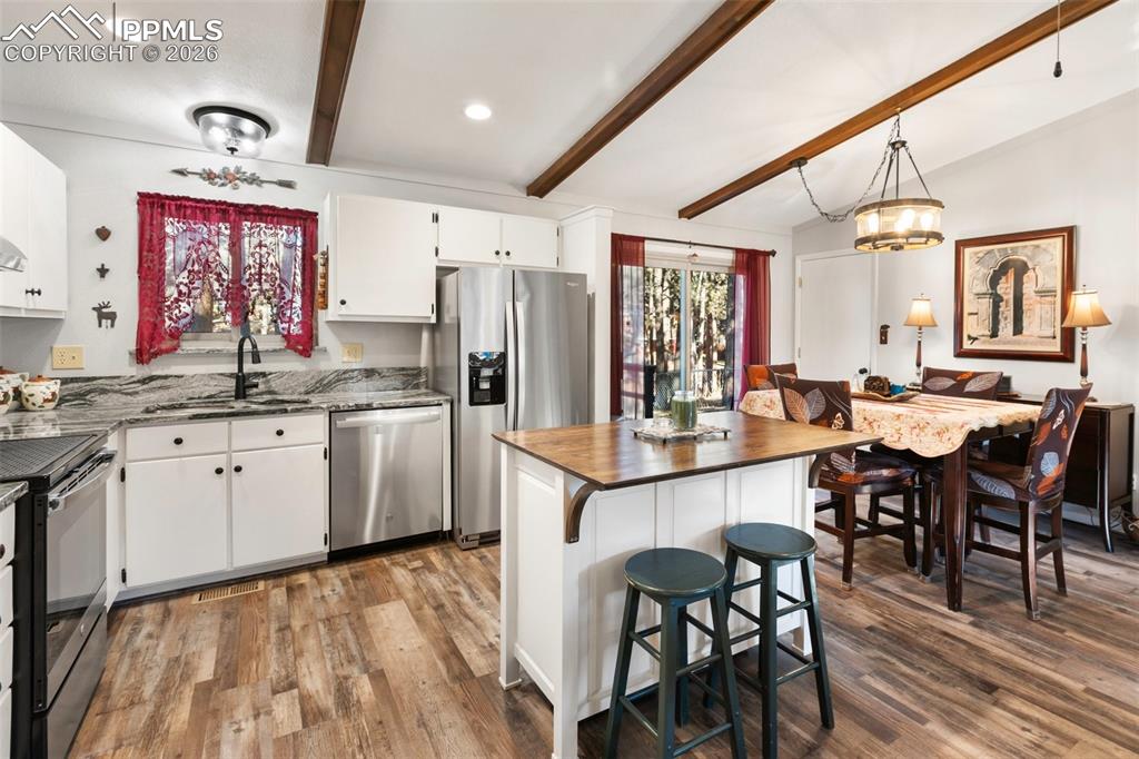 Image 8 of 36: Kitchen