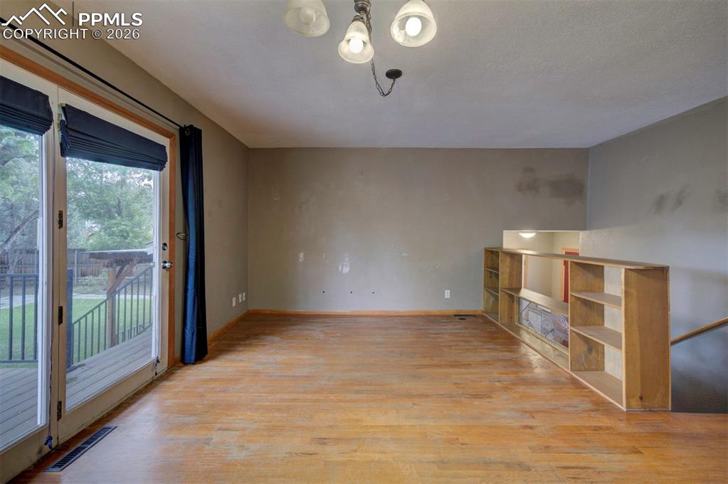 Image 11 of 50: Living Room