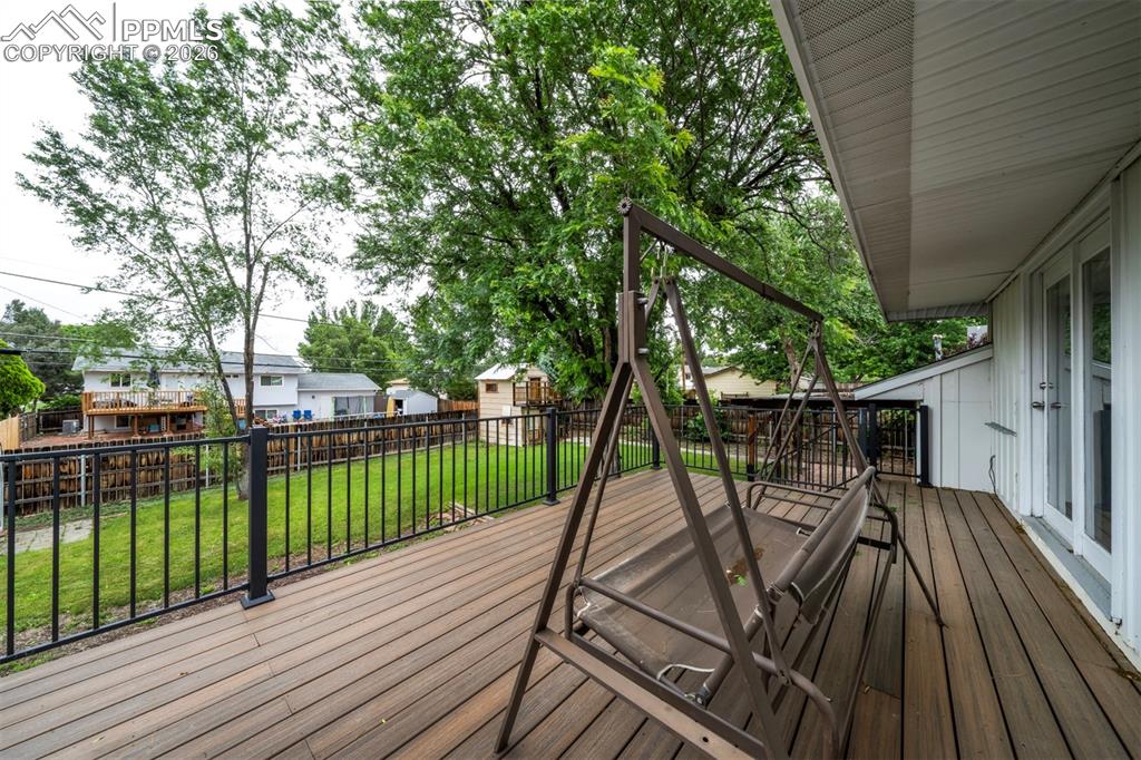 Image 13 of 50: Deck