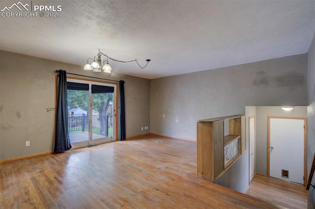 Image 15 of 50: Living Room