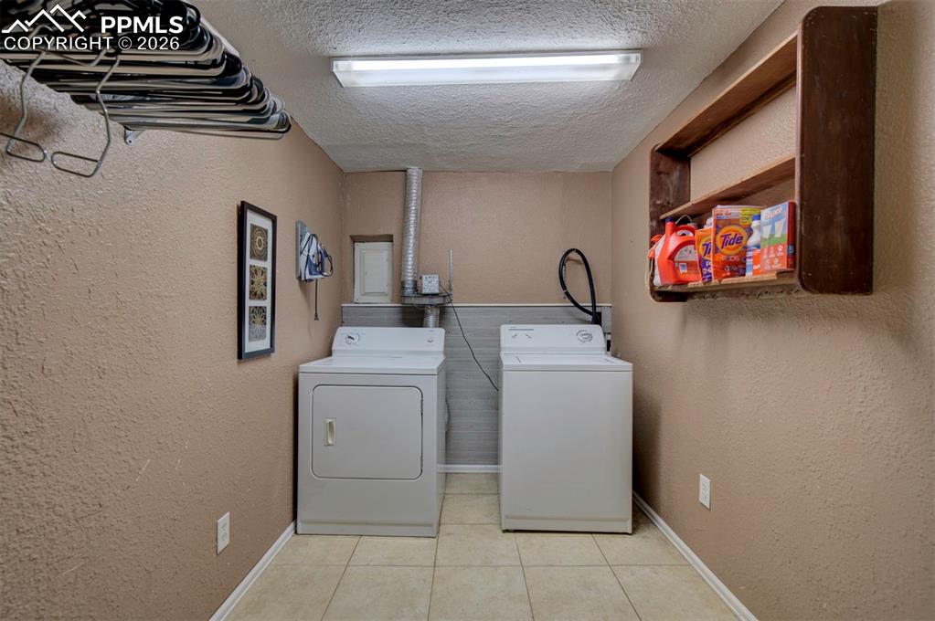 Image 31 of 50: Laundry