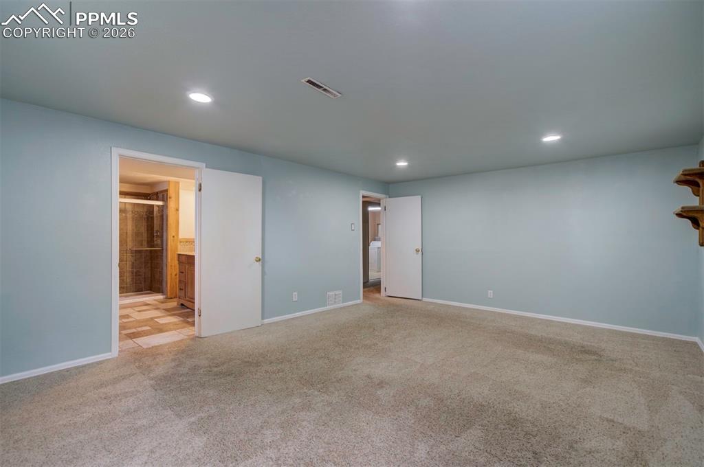 Image 34 of 50: Master Bedroom