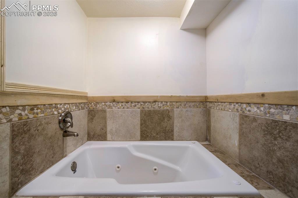 Image 39 of 50: Master Bathroom