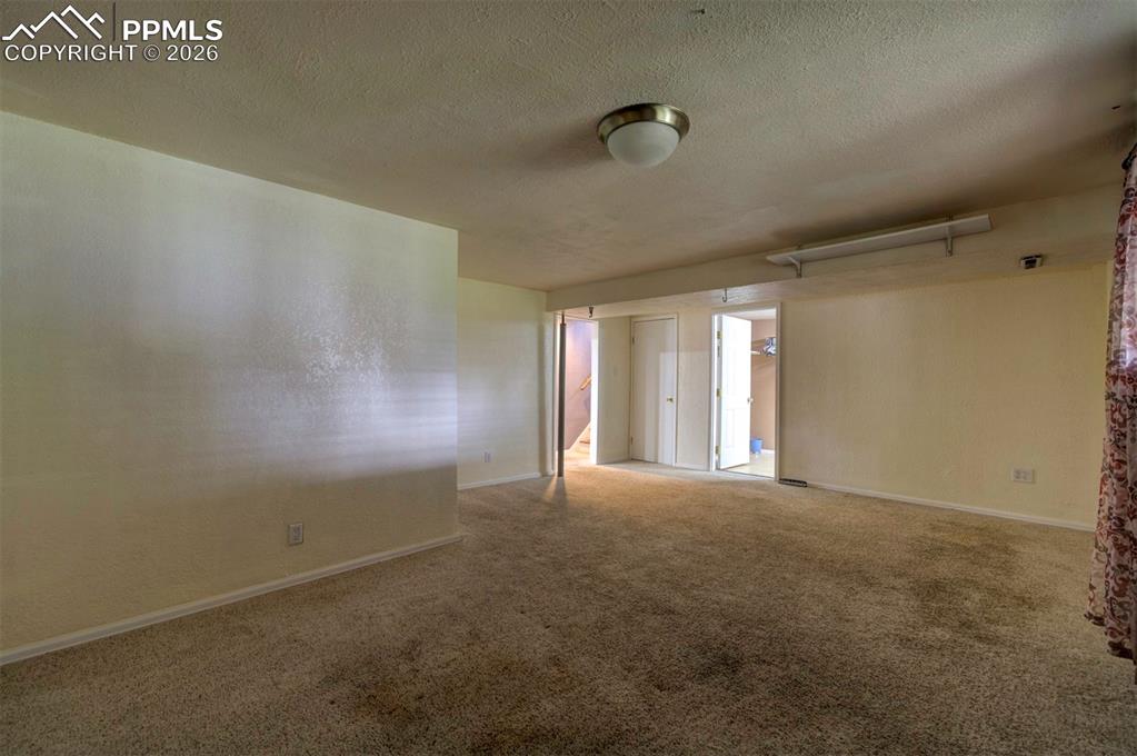 Image 43 of 50: Family Room