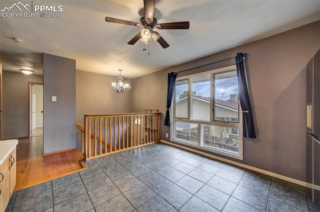 Image 5 of 50: Kitchen