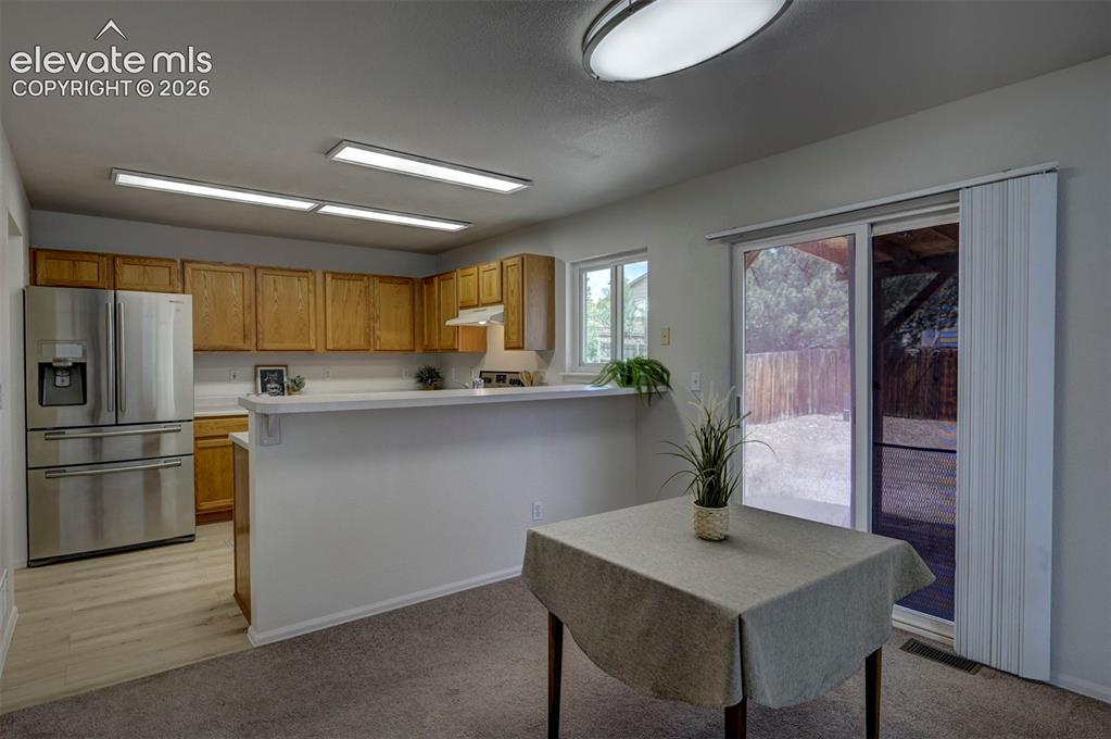 Image 8 of 28: Dining Area