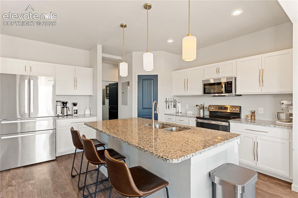 Image 13 of 34: Kitchen