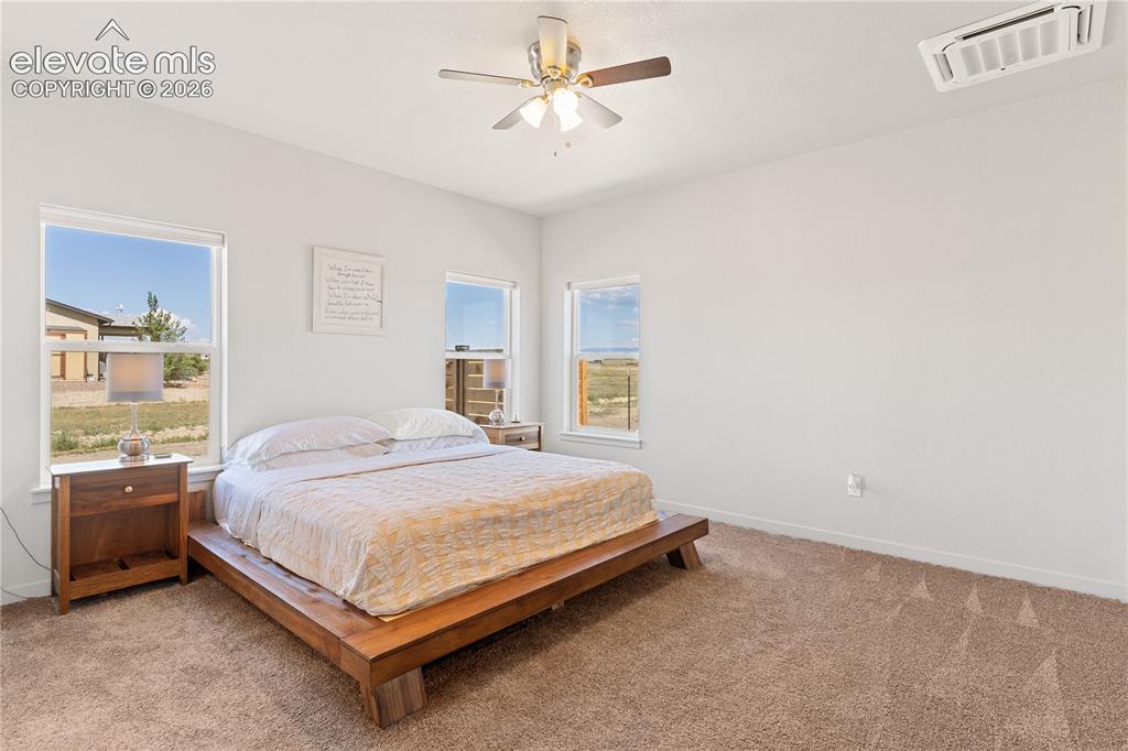 Image 18 of 34: Bedroom
