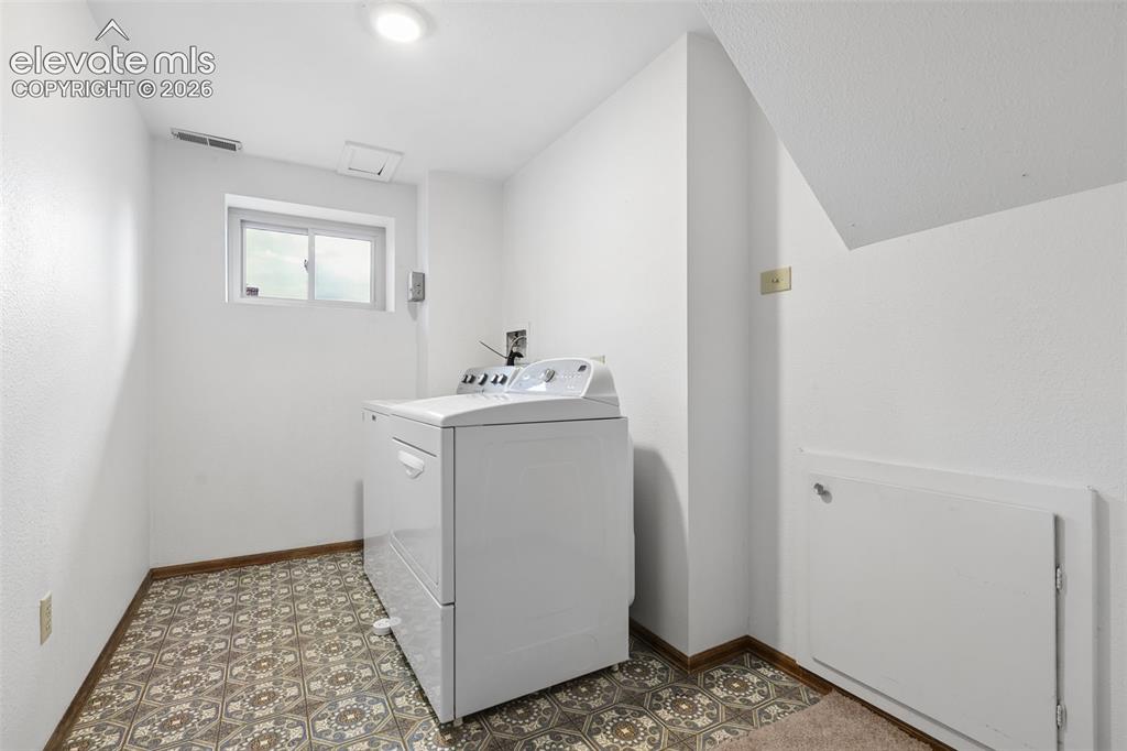 Image 17 of 44: Laundry