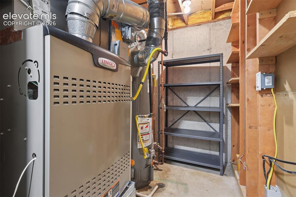 Image 35 of 44: Utility Room