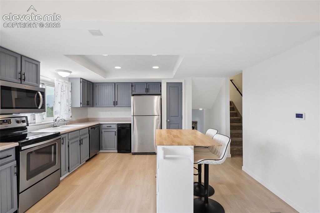Image 8 of 44: Kitchen