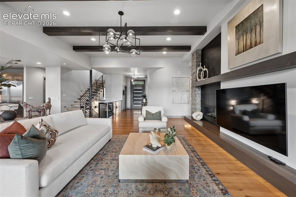 Image 10 of 50: Living Room