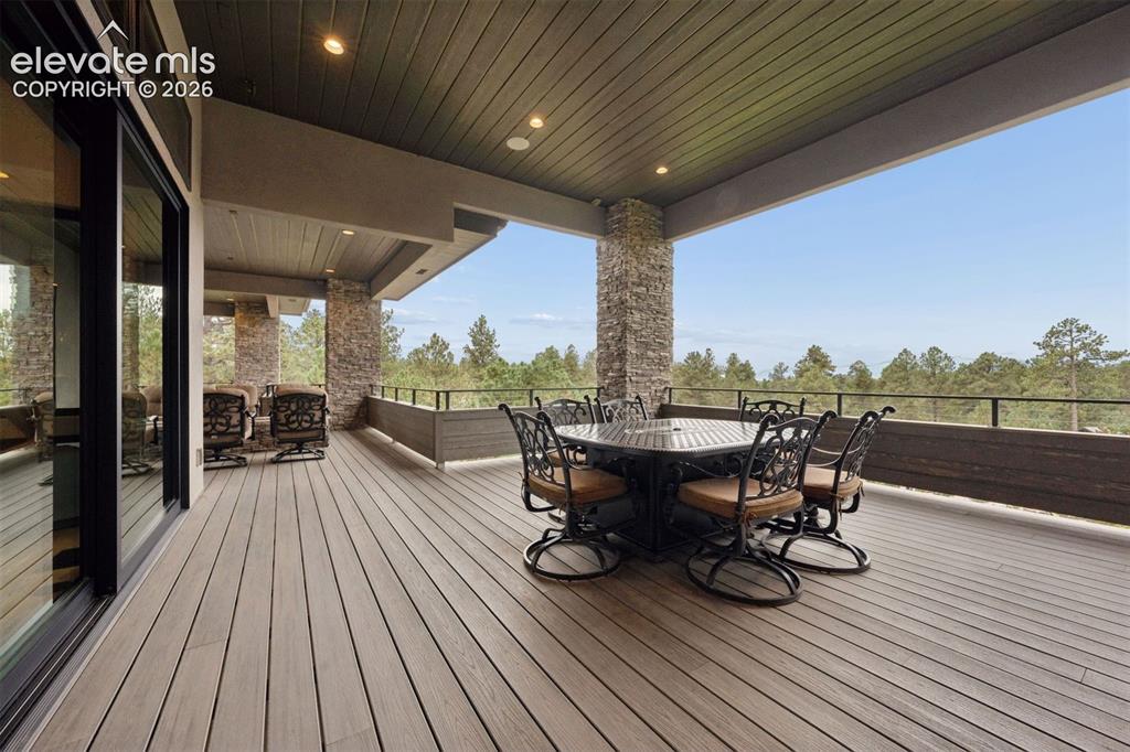 Image 12 of 50: Deck