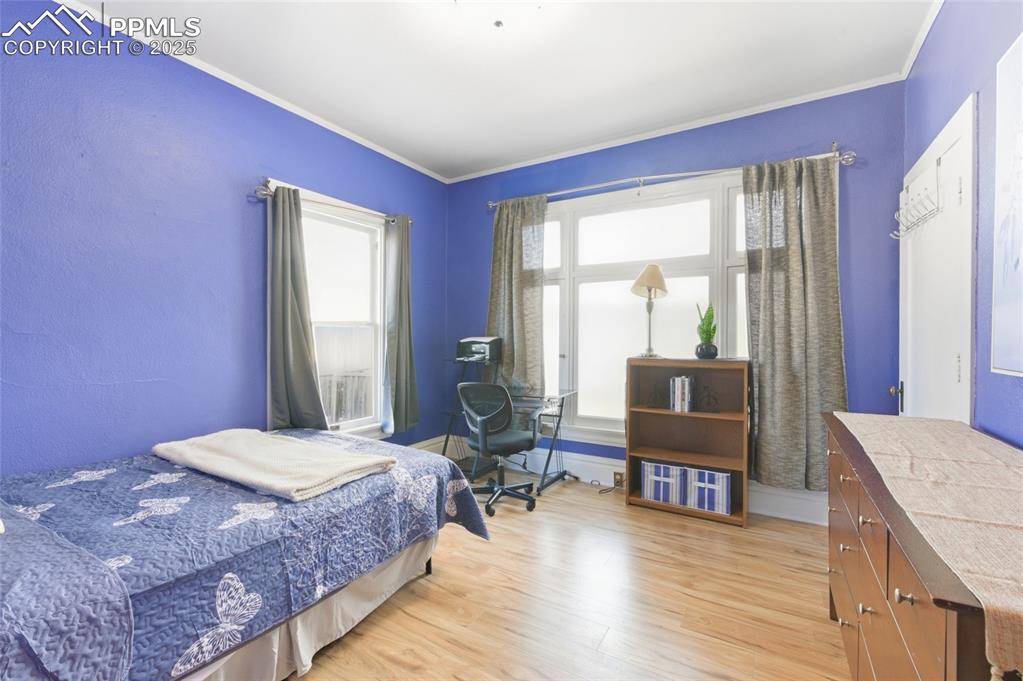 Image 19 of 39: Bedroom