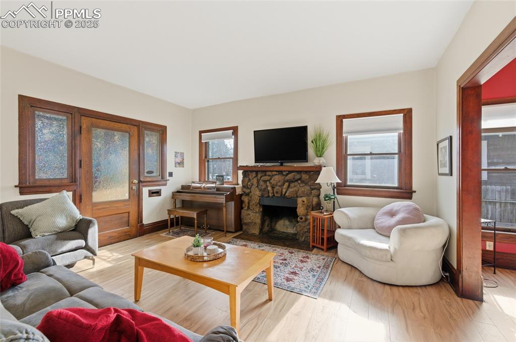 Image 5 of 39: Living Room