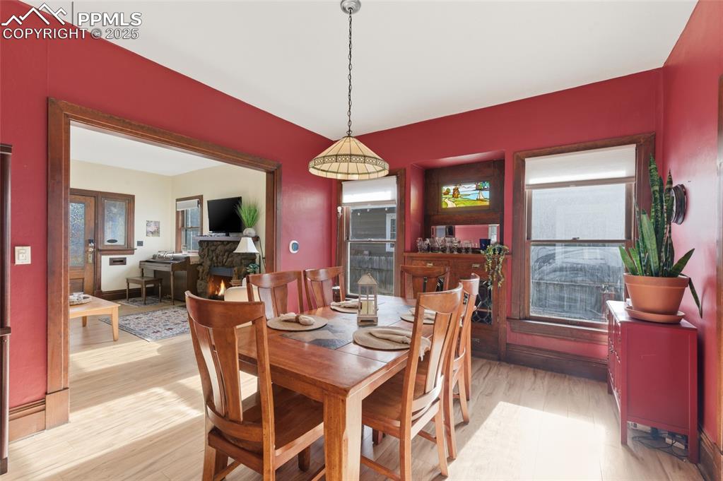 Image 8 of 39: Dining Area