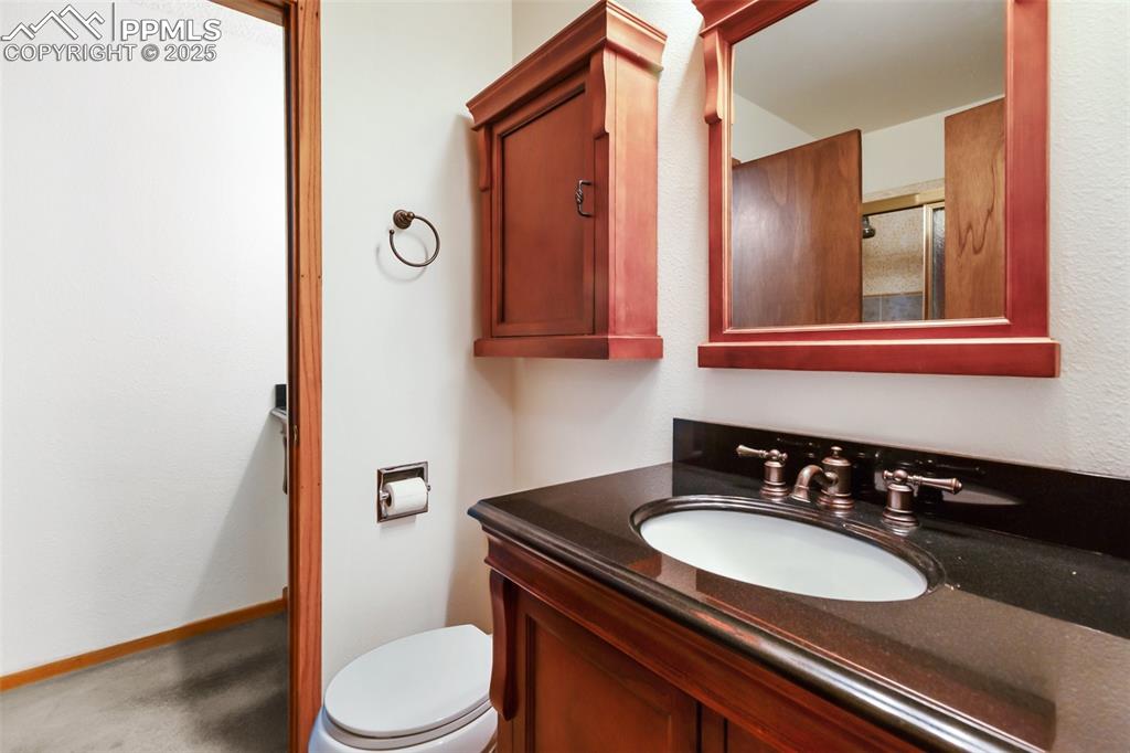 Image 26 of 38: Bathroom