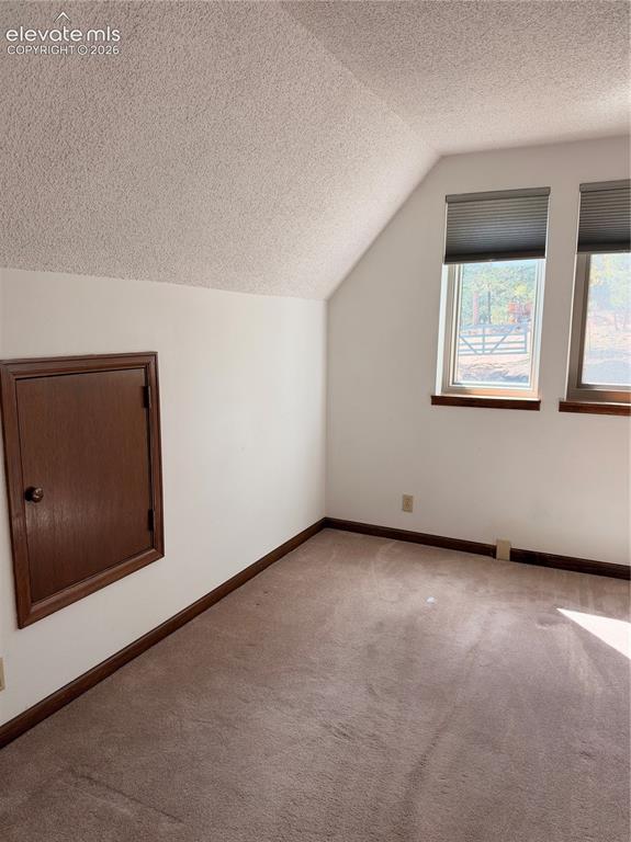 Image 17 of 39: Bedroom