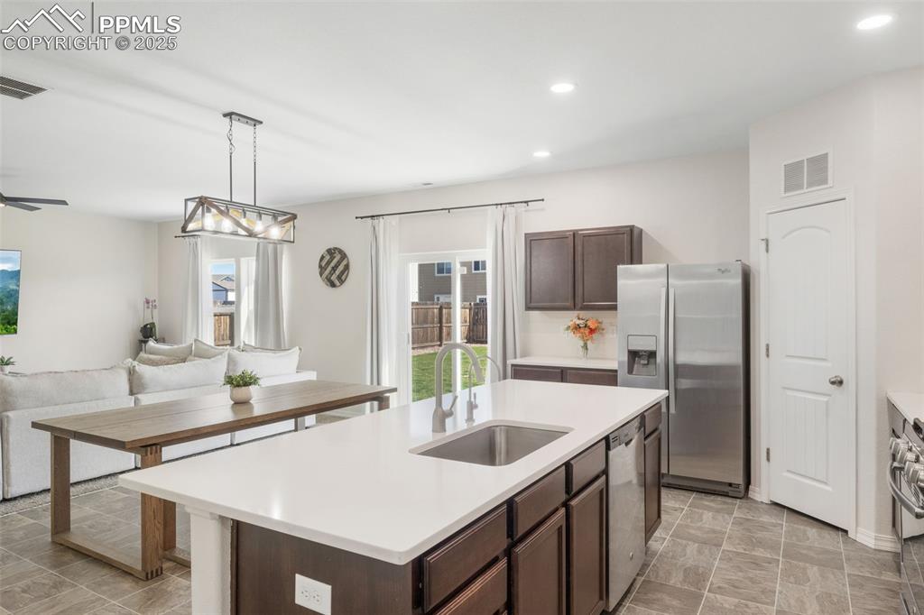 Image 11 of 25: Kitchen