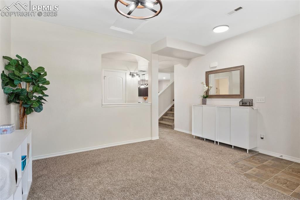 Image 4 of 25: Office