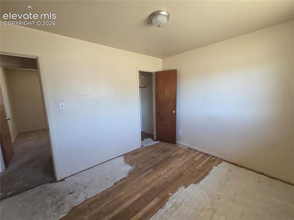 Image 9 of 17: Bedroom