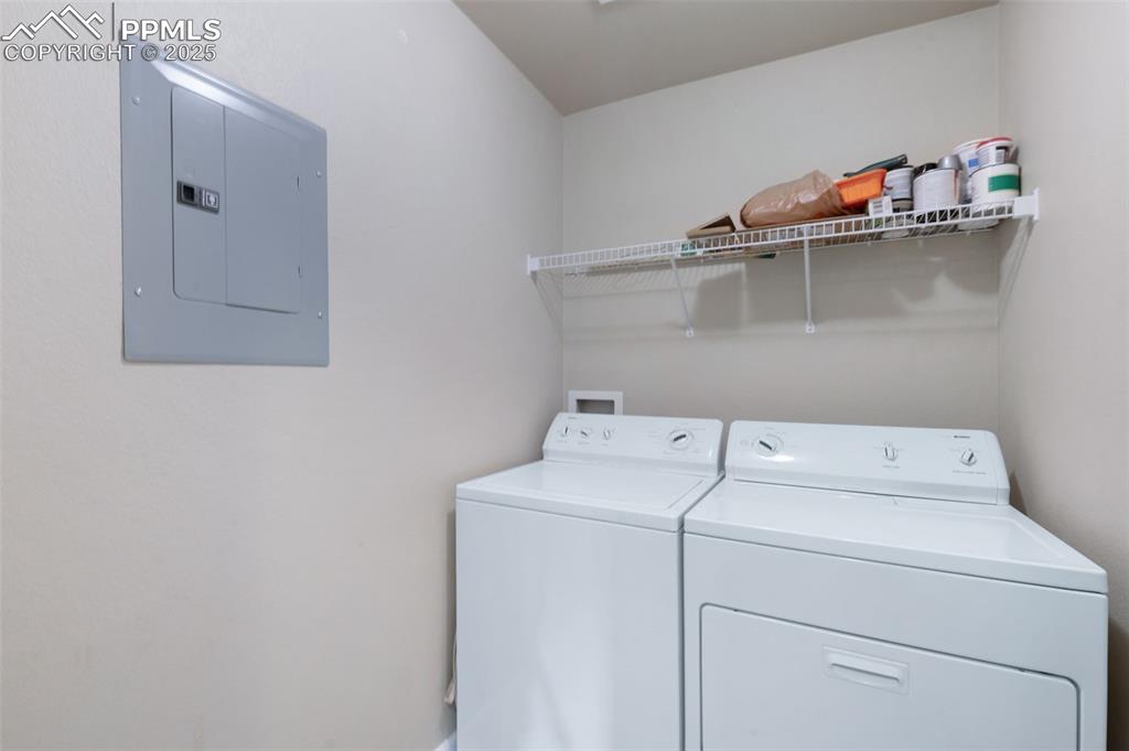 Image 15 of 24: Laundry