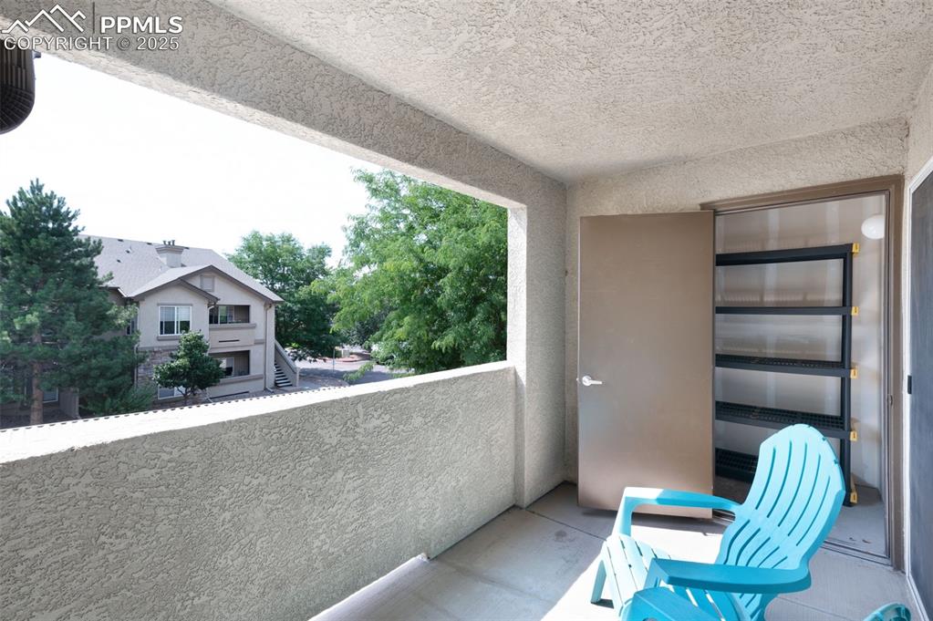 Image 7 of 24: Balcony