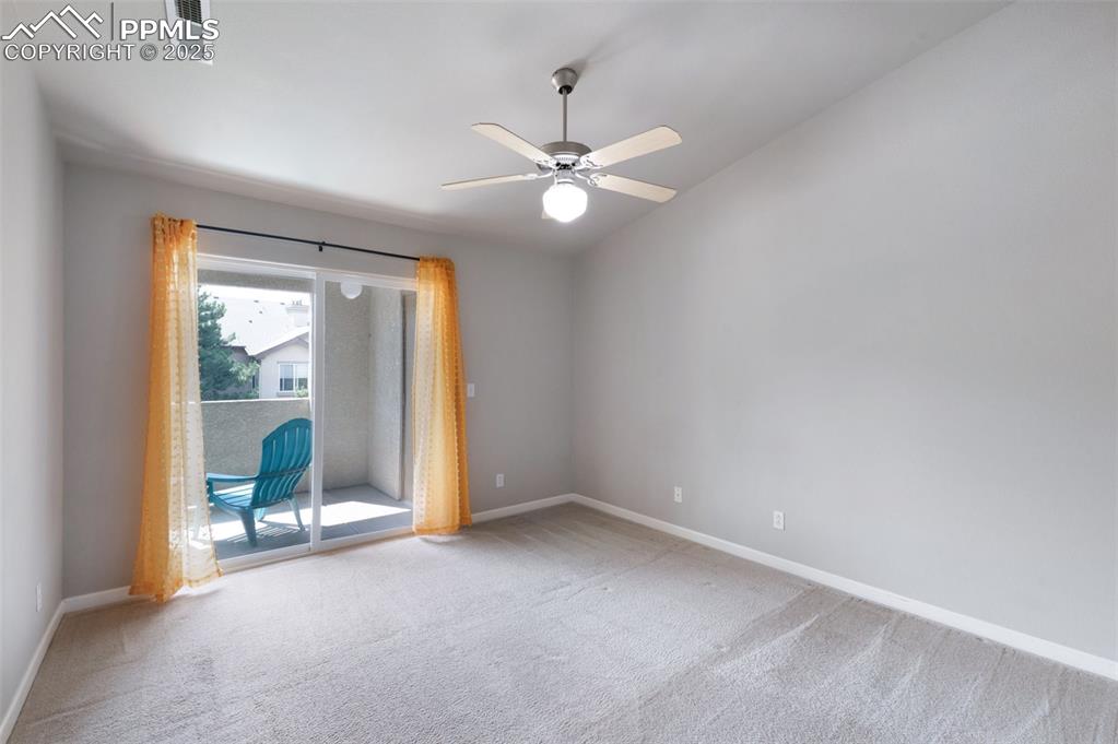 Image 9 of 24: Bedroom