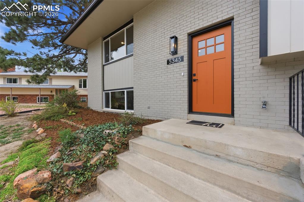 Image 2 of 39: Entry