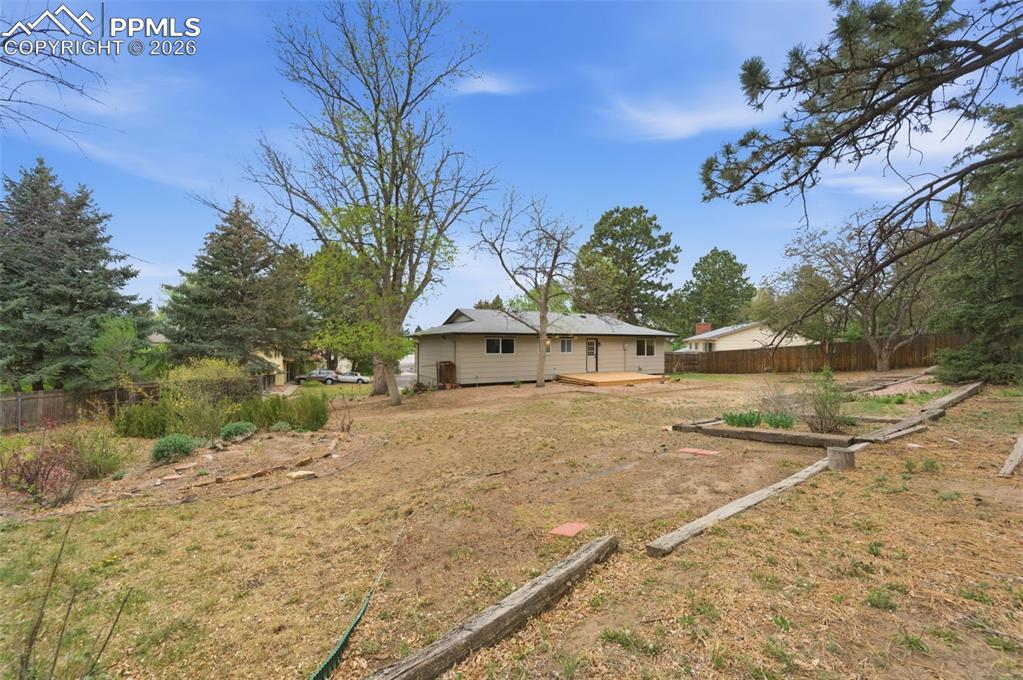 Image 34 of 39: Back of Structure