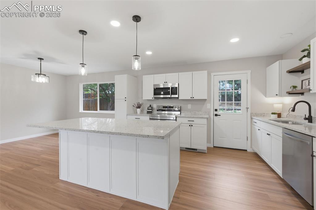 Image 9 of 39: Kitchen