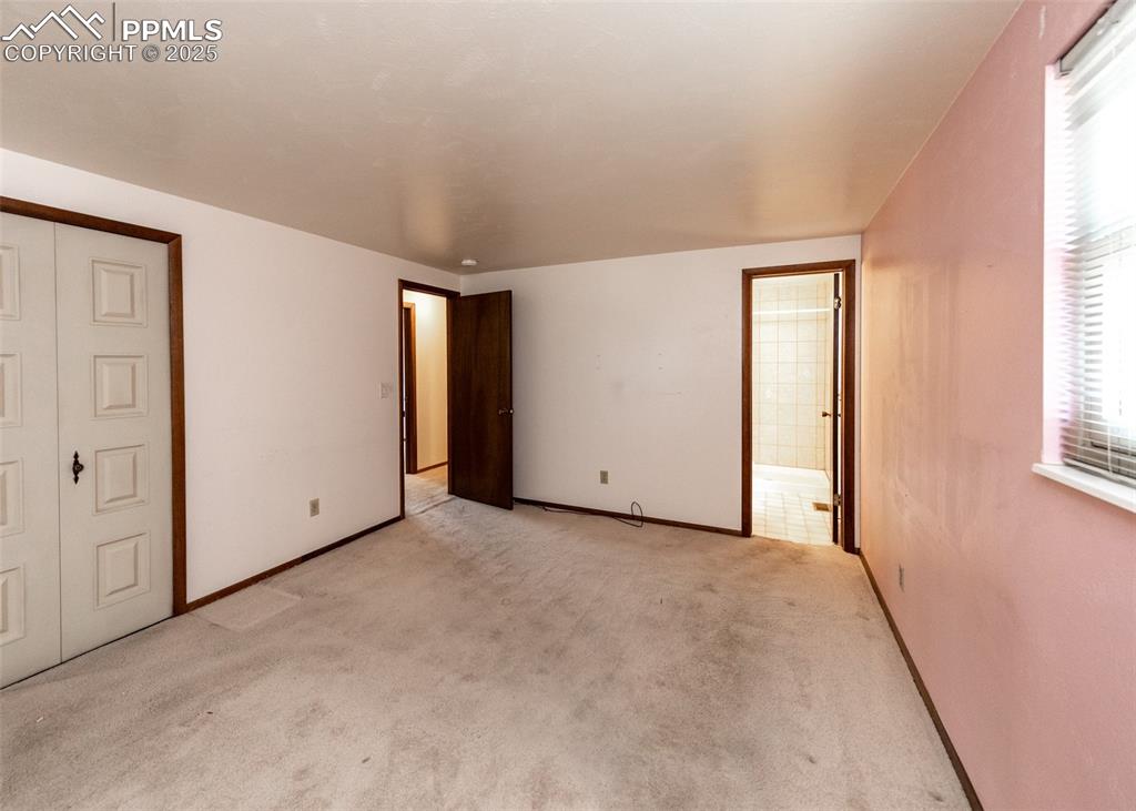Image 14 of 39: Bedroom