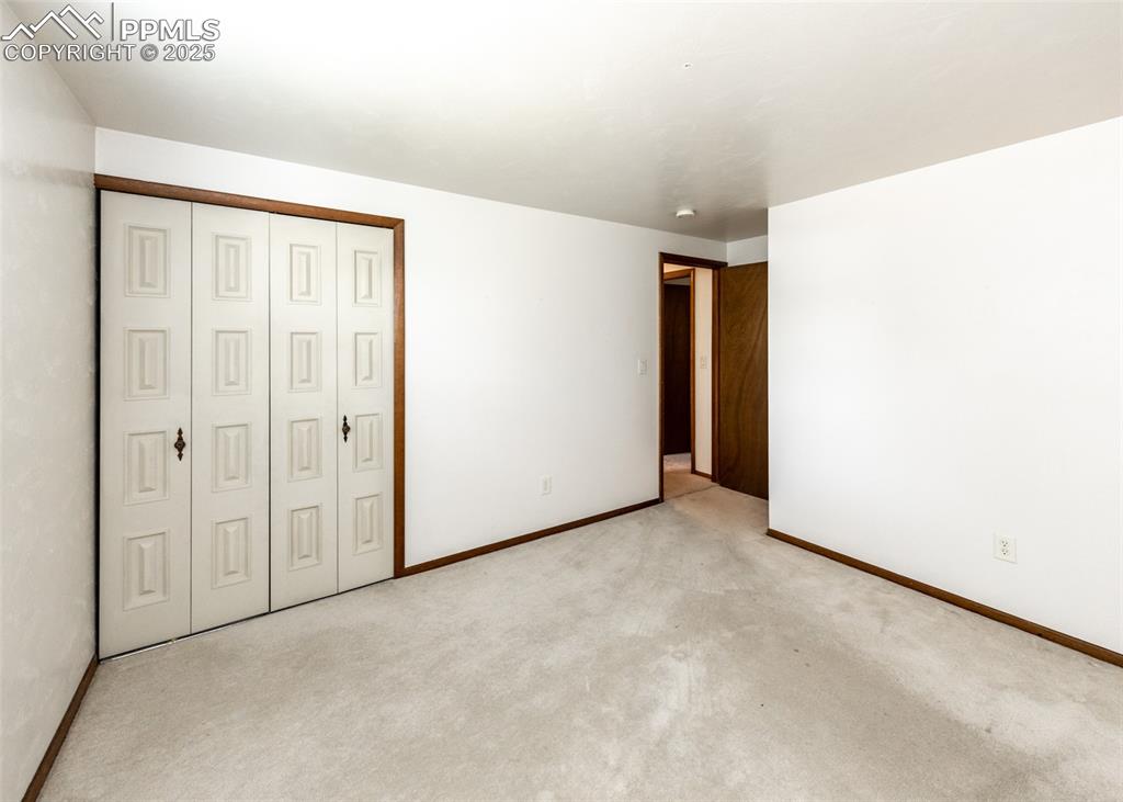 Image 18 of 39: Bedroom