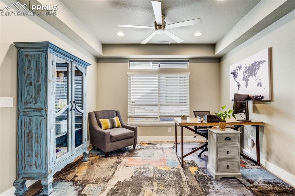 Image 20 of 49: Office