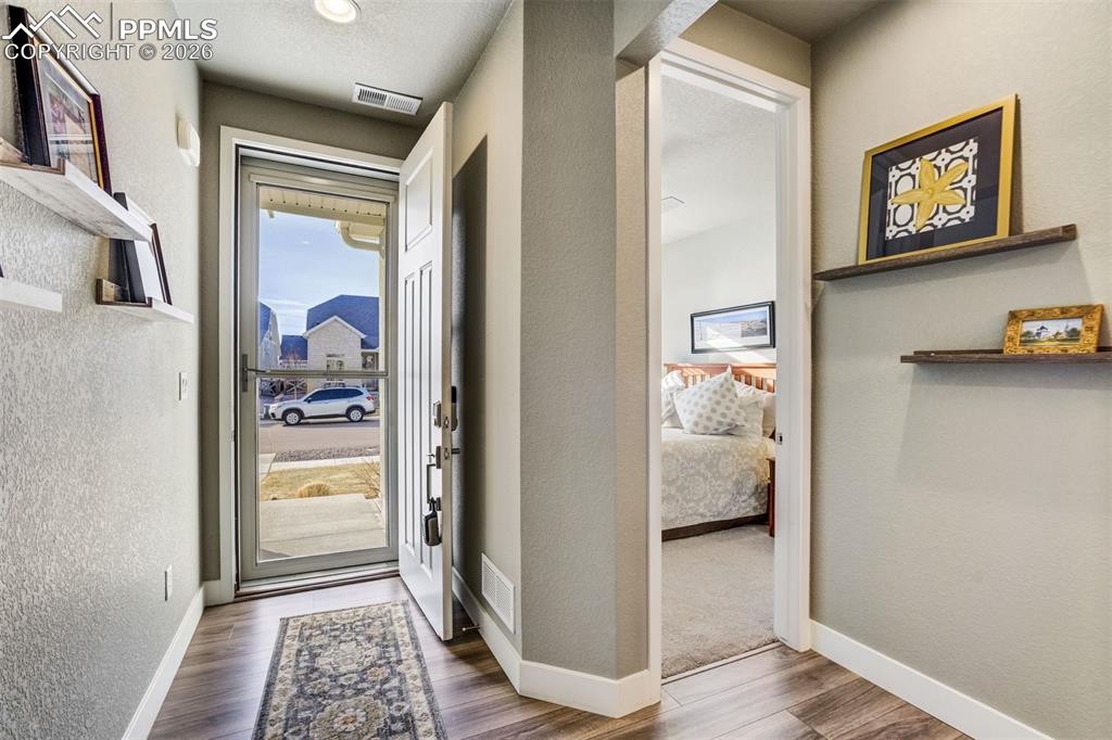 Image 24 of 49: Entry