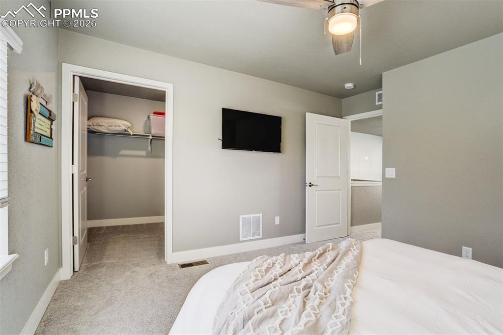 Image 32 of 49: Bedroom