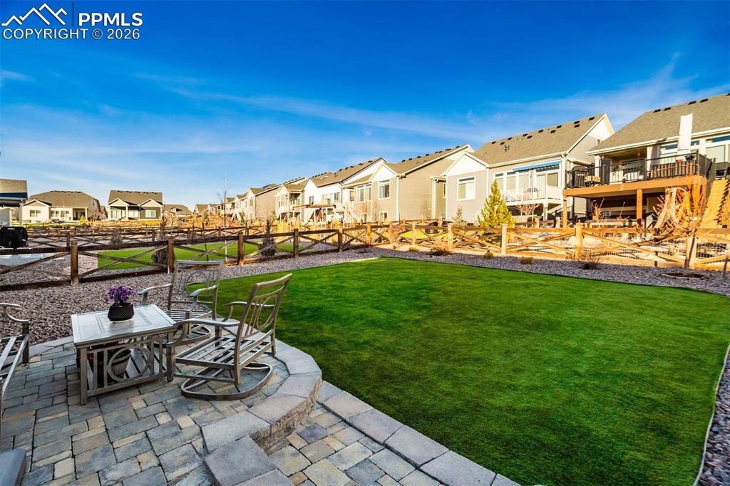 Image 36 of 49: Yard