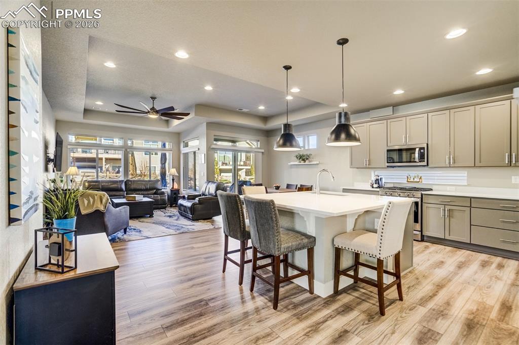 Image 4 of 49: Kitchen