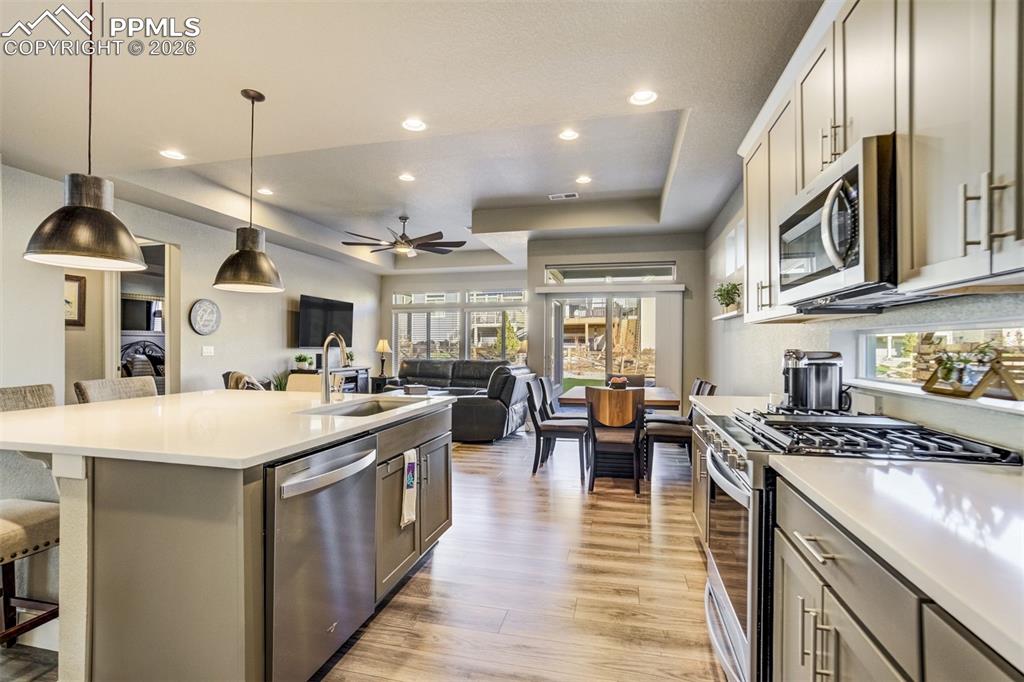 Image 7 of 49: Kitchen