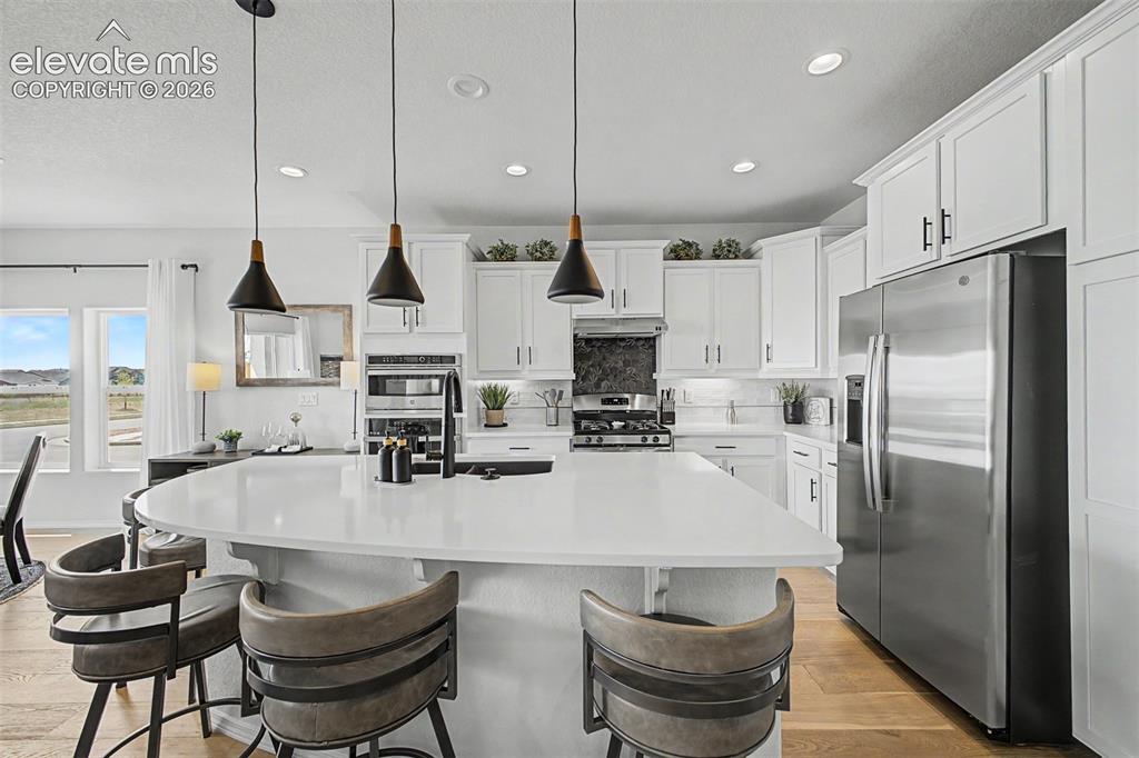 Image 9 of 50: Kitchen