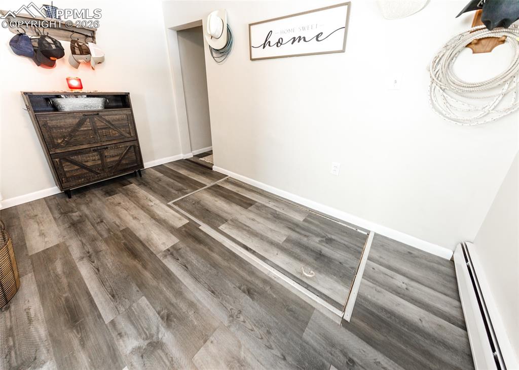 Image 28 of 40: Bedroom