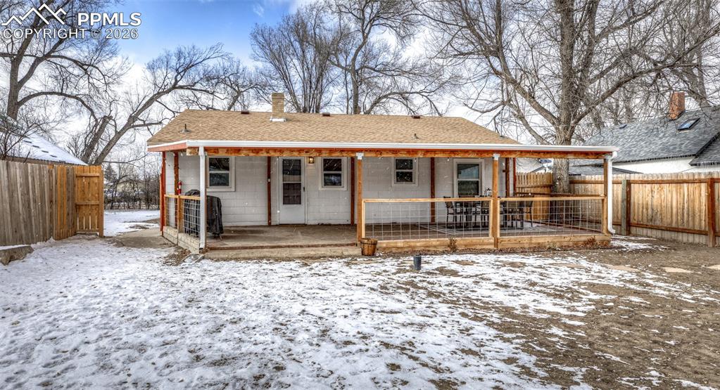 Image 36 of 40: Back of Structure