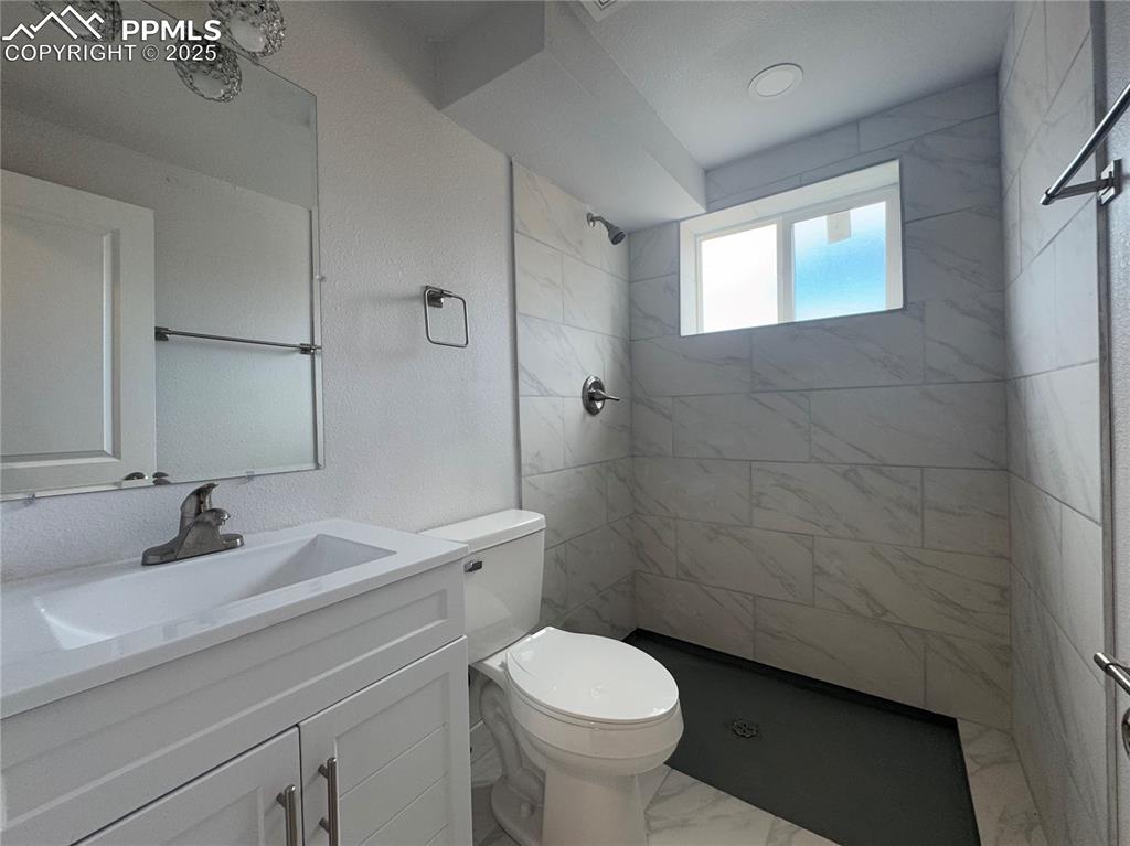 Image 16 of 17: Downstairs Unit