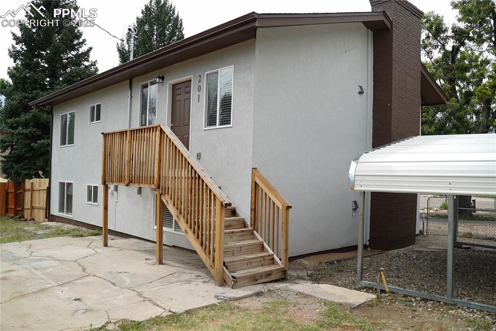 Image 3 of 17: Entrance to Upper Unit