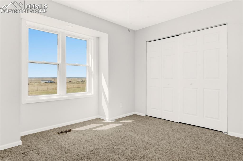 Image 26 of 43: Bedroom