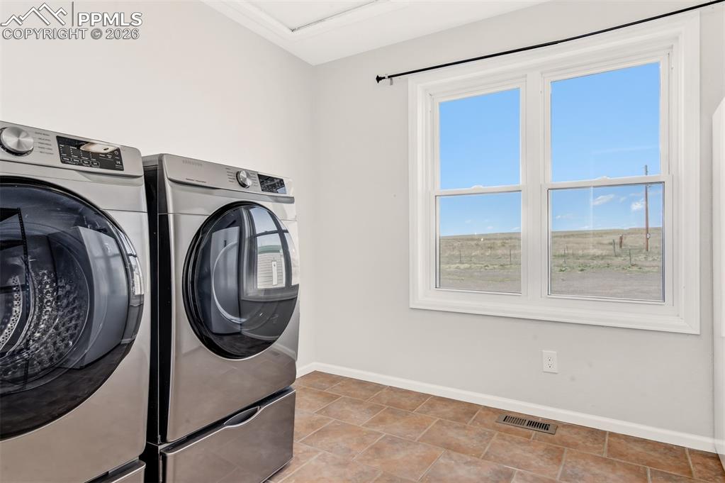 Image 30 of 43: Laundry