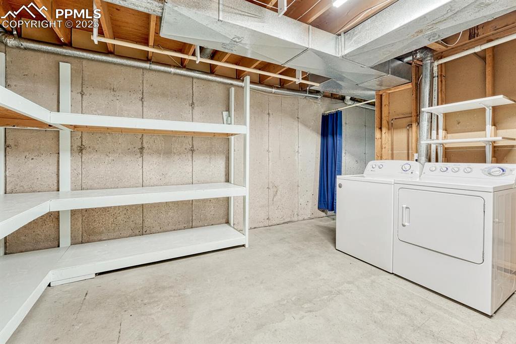 Image 32 of 50: Washer and dryer are included