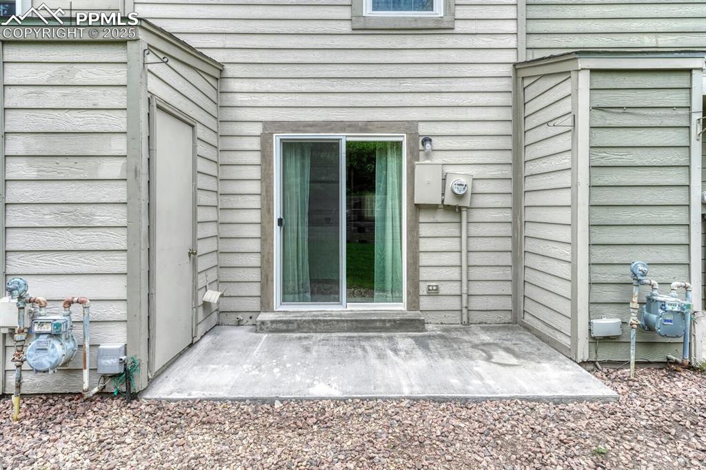 Image 36 of 50: Patio